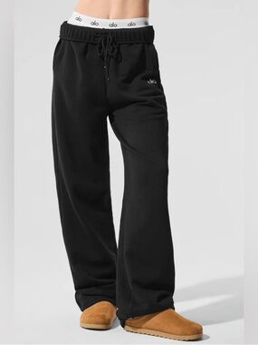 Alo Yoga Accolade Straight Leg Sweatpant Sz S Black EUC